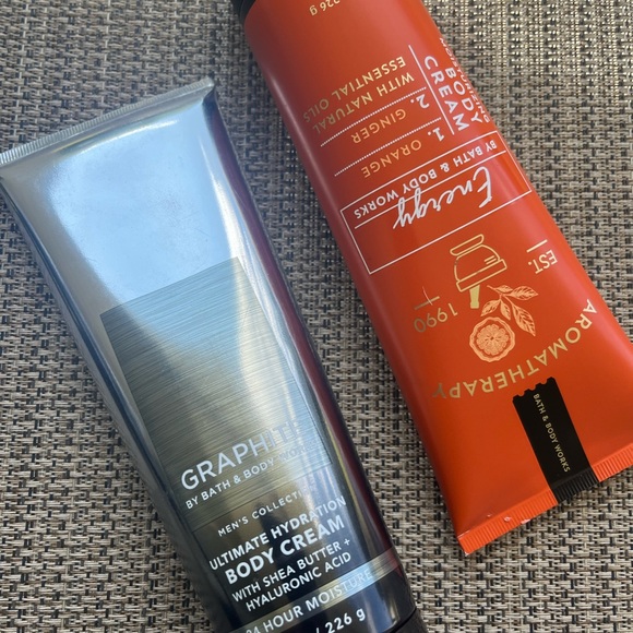 SET of 2 - Bath & Body Works Moisturizing Body Cream - Picture 3 of 3